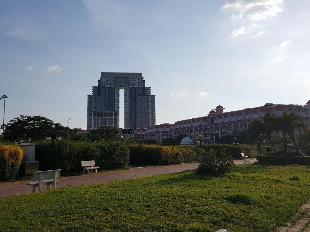 The Little Garden Boutique Hotel Phnom Penh Esterno foto